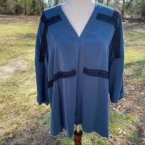 LOGO LAVISH JACKET BLUE BLACK LACE ACCENT KIMONO STYLE SIZE S